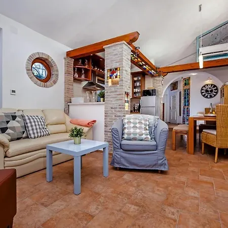 Art House With Pool By Rovinj-Holiday * Rovinjsko Selo