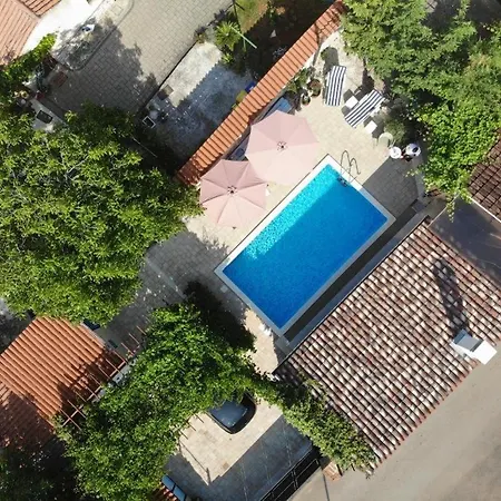 Art House With Pool By Rovinj-Holiday 別荘